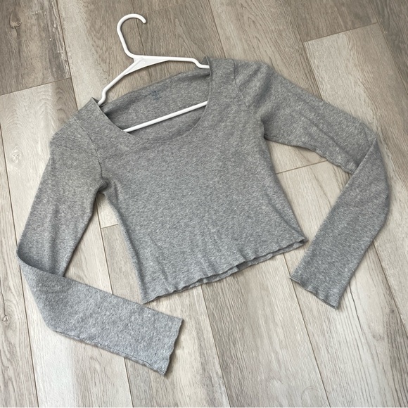 Brandy Melville Tops - Brandy Melville Tshirt mckenna crop long sleeve womens Gray (one size) casual
